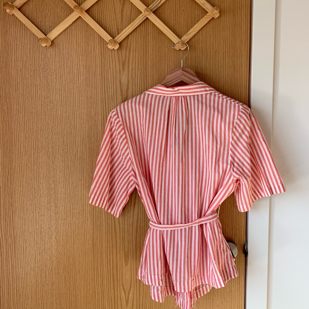 ANTHRO Isabella Sinclair Wellesley Button Down - Picture 2 of 7